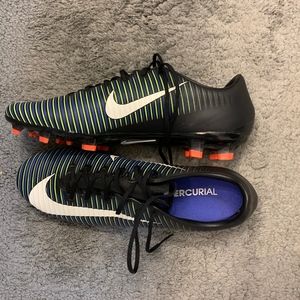 Nike ladies soccer cleats